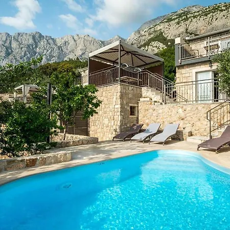 Ferienhaus Awesome In *