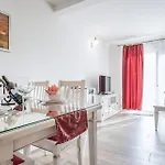 Vakantiehuis Awesome In
