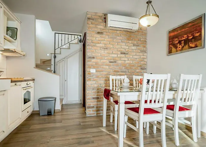 Stunning In Ferienhaus Makarska